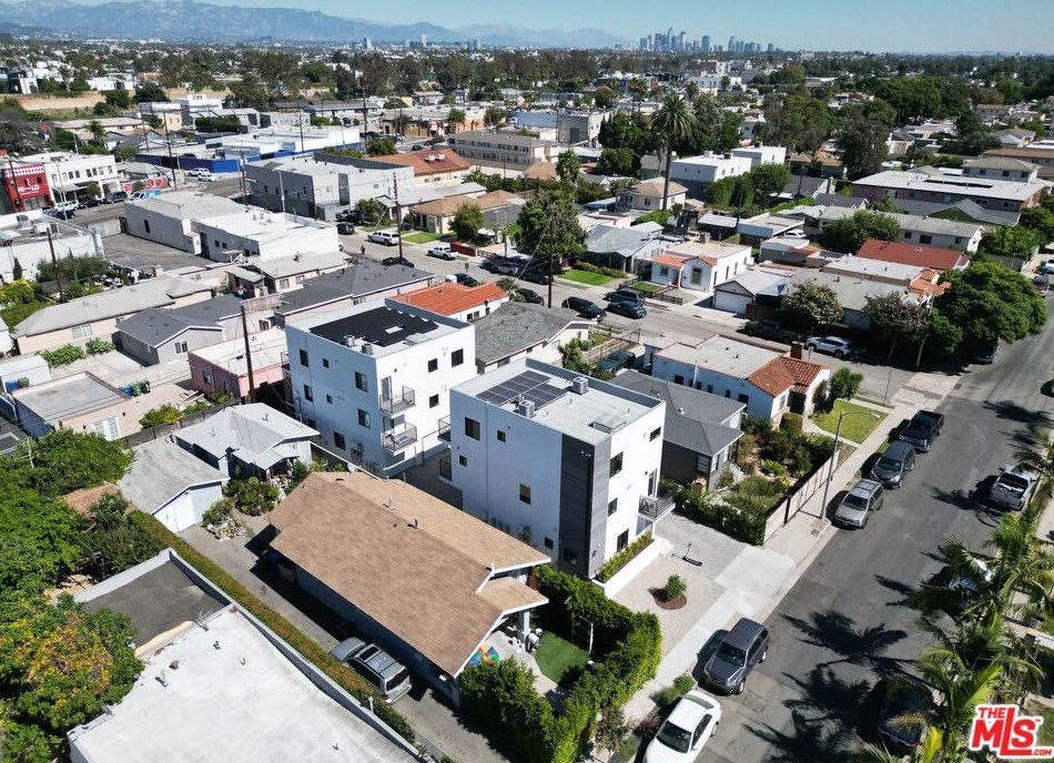 5563 Carlin St, Los Angeles CA  90016-2543 exterior