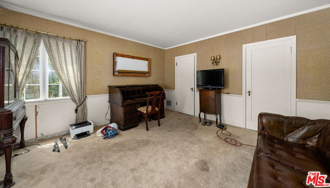 17229 Midwood Dr, San Fernando CA  91344-2453 exterior