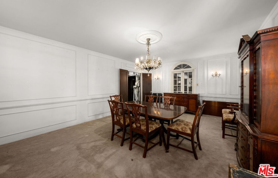 17229 Midwood Dr, San Fernando CA  91344-2453 exterior