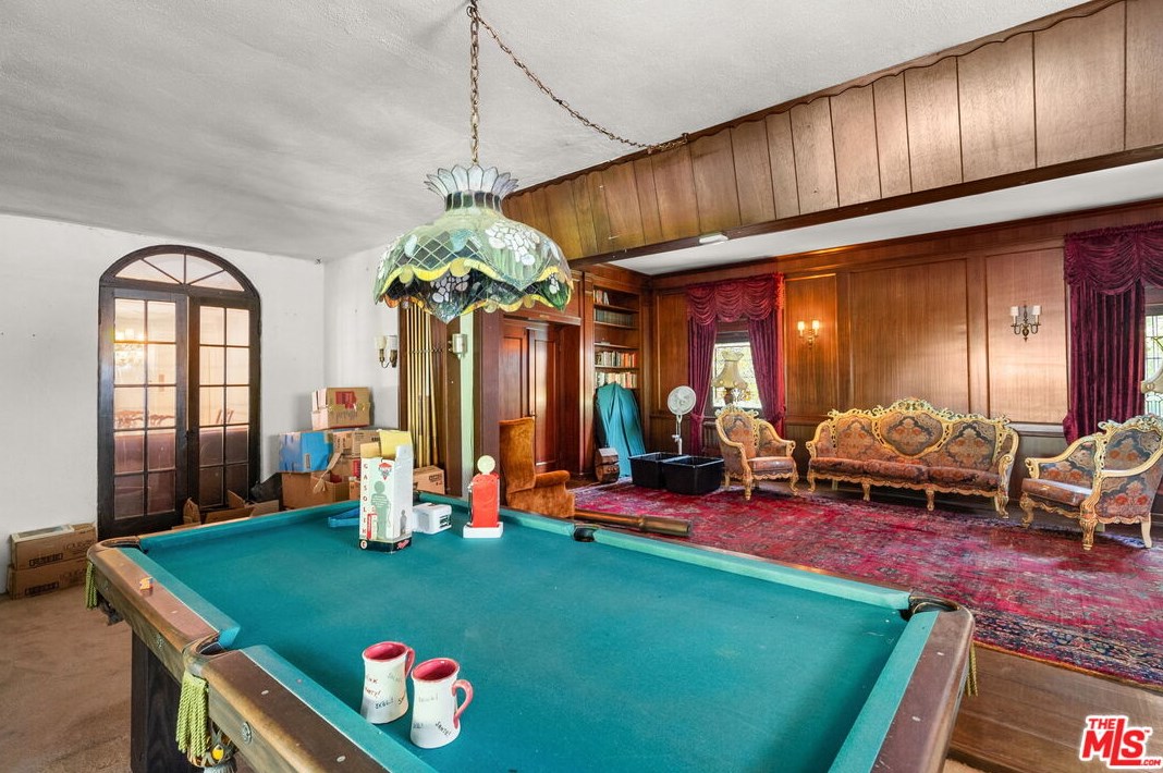 17229 Midwood Dr, San Fernando CA  91344-2453 exterior