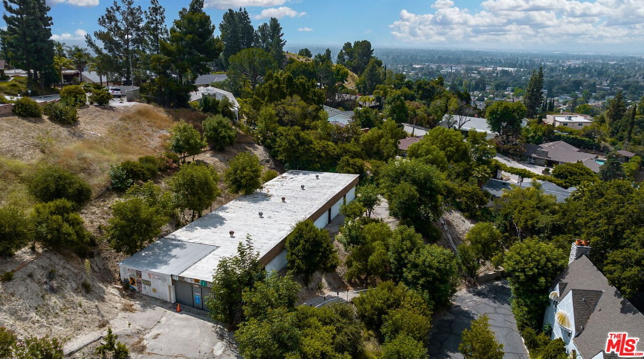 17229 Midwood Dr, San Fernando CA  91344-2453 exterior