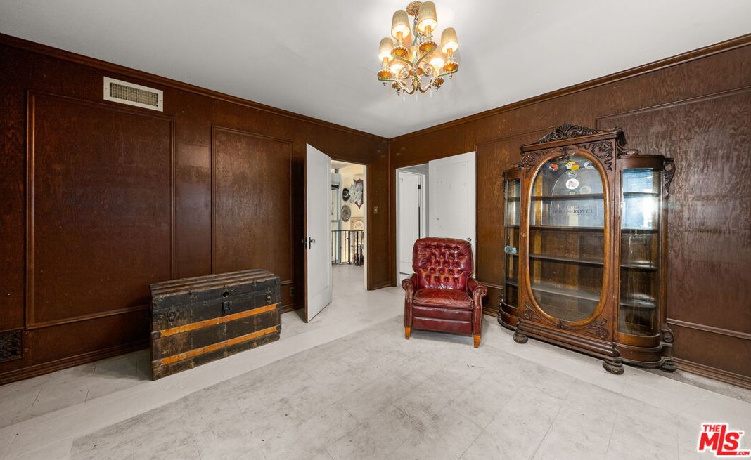 17229 Midwood Dr, San Fernando CA  91344-2453 exterior