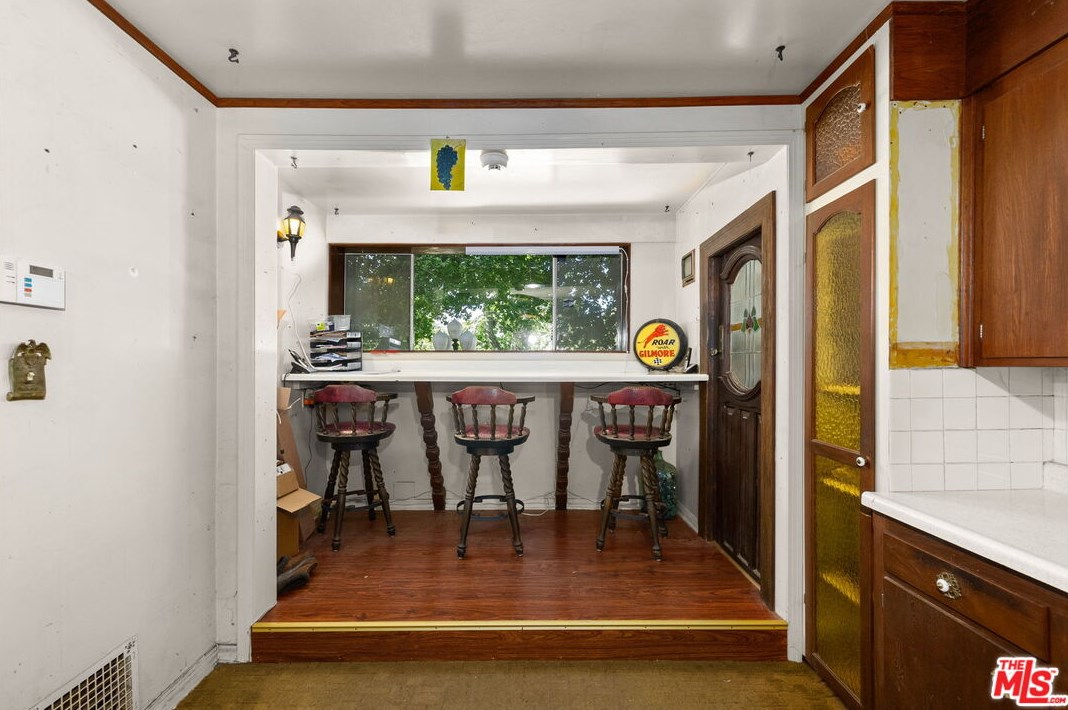 17229 Midwood Dr, San Fernando CA  91344-2453 exterior