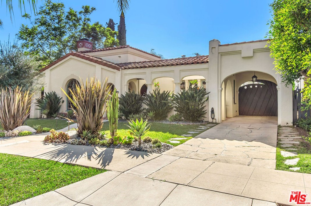 1121 La Jolla Ave, Los Angeles, CA 90035-2524