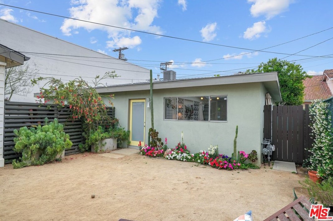 3358 Glendale Blvd #c, Los Angeles, CA 90039