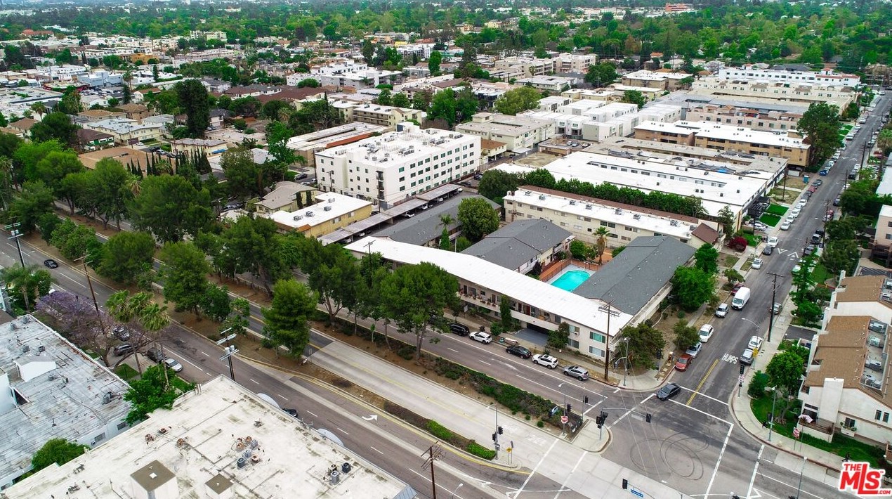 12310 Chandler Blvd, North Hollywood, CA 91607