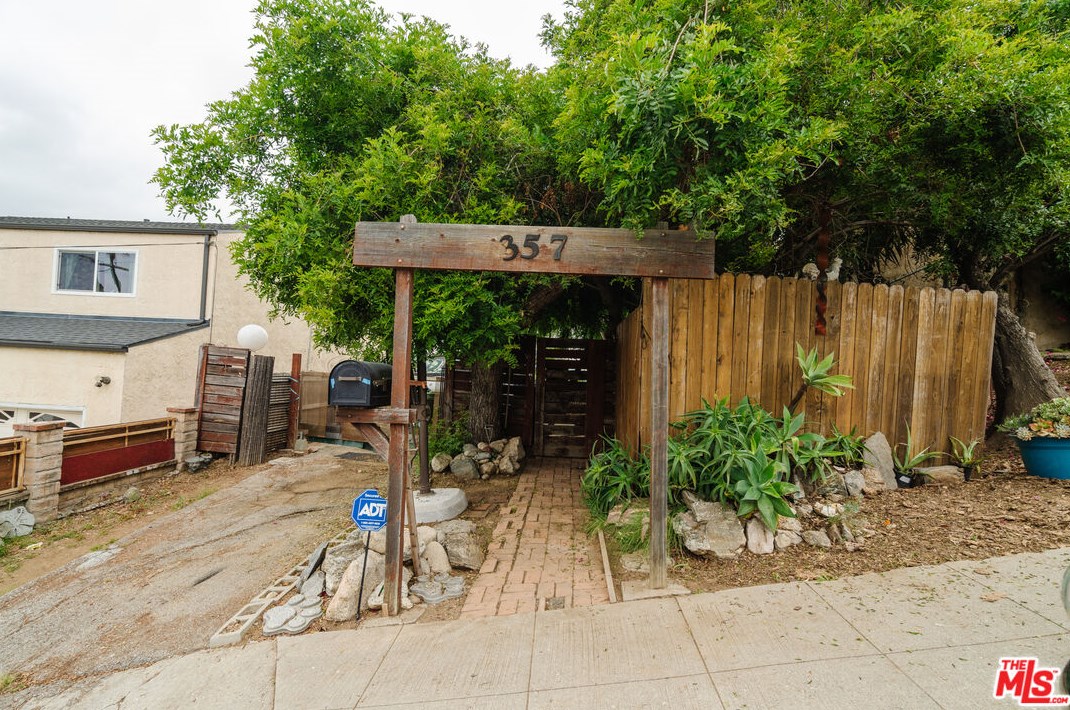 357 Marie Ave, Los Angeles, CA 90042-2115