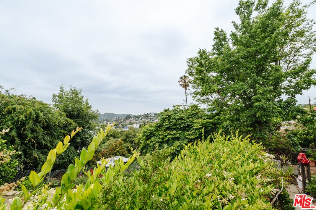 357 Marie Ave, Los Angeles CA  90042-2115 exterior