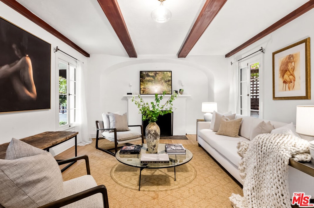 2718 Westshire Dr, Los Angeles CA  90068-1930 exterior