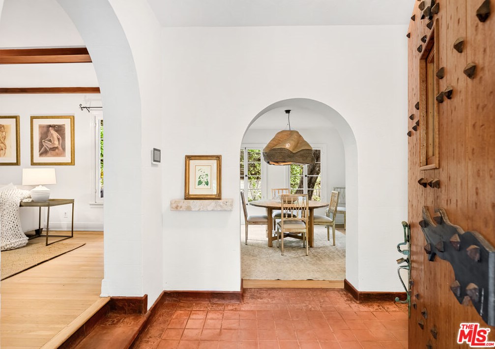2718 Westshire Dr, Los Angeles CA  90068-1930 exterior