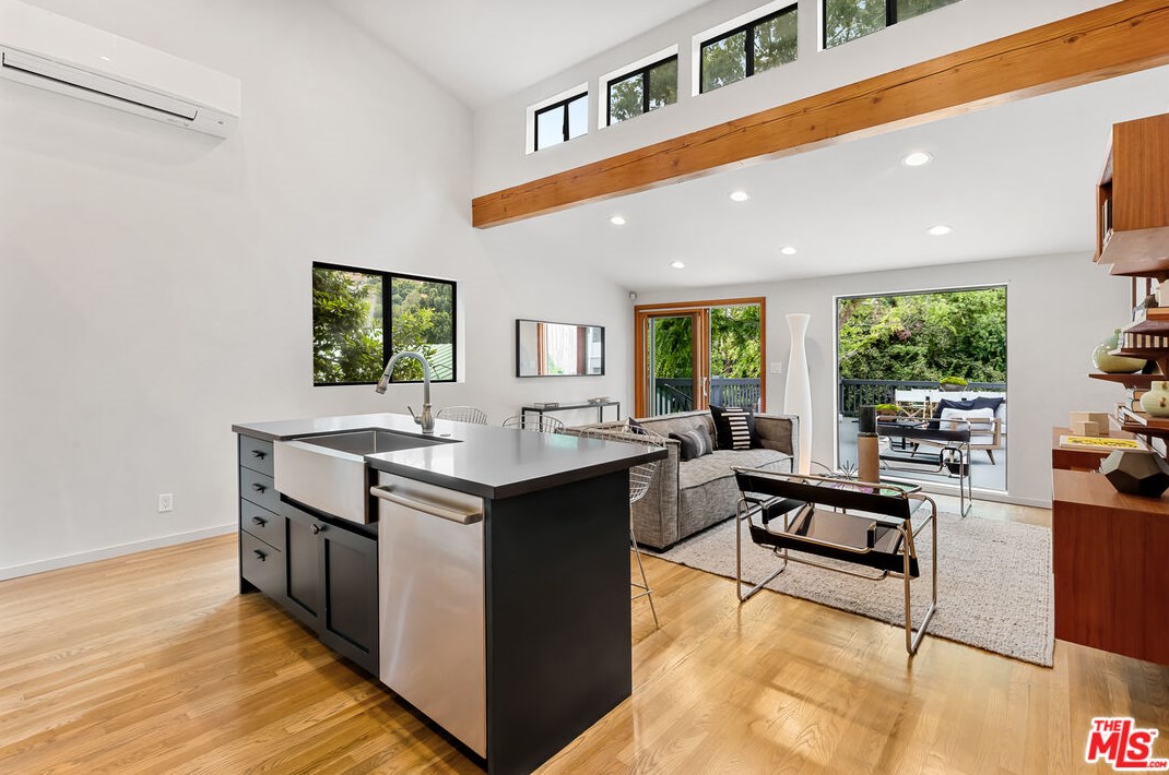 2718 Westshire Dr, Los Angeles CA  90068-1930 exterior