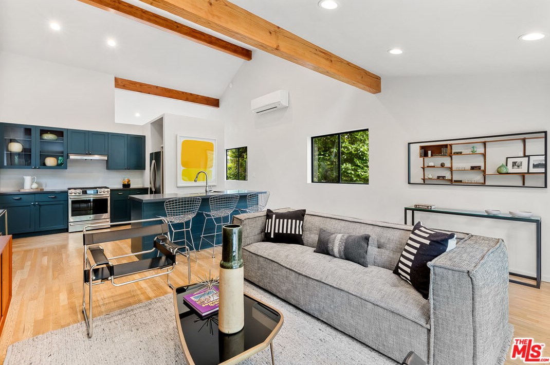 2718 Westshire Dr, Los Angeles CA  90068-1930 exterior