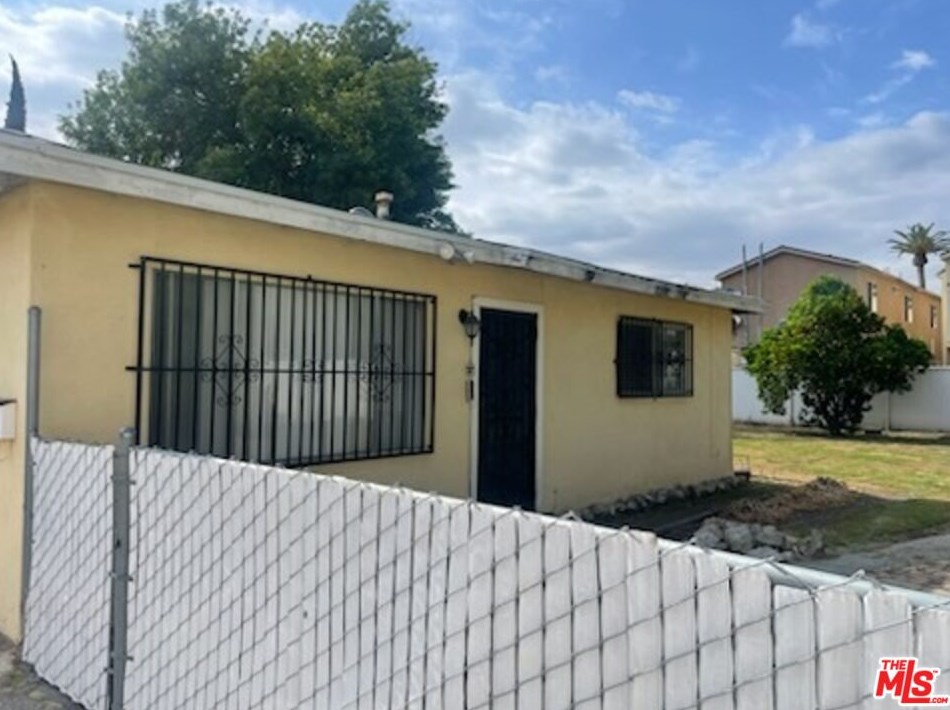1551 108th St, Los Angeles, CA 90047-4906
