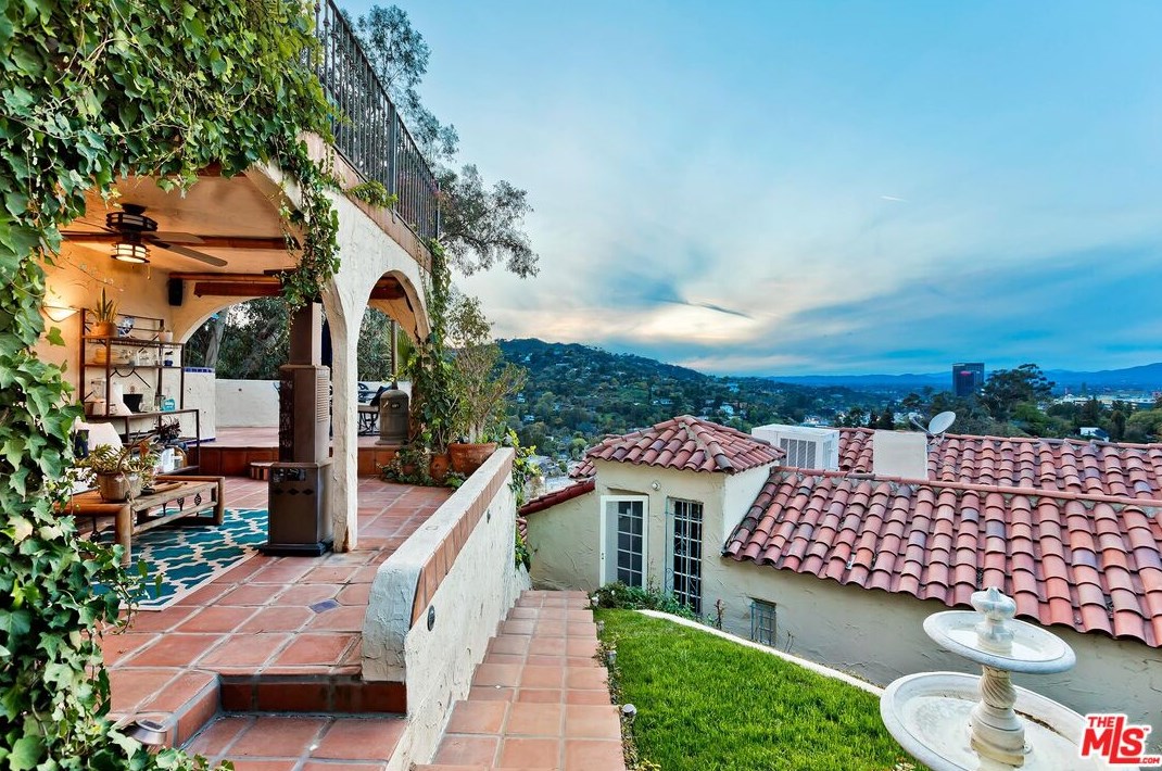 3346 Knoll Dr, Los Angeles CA  90068-1520 exterior