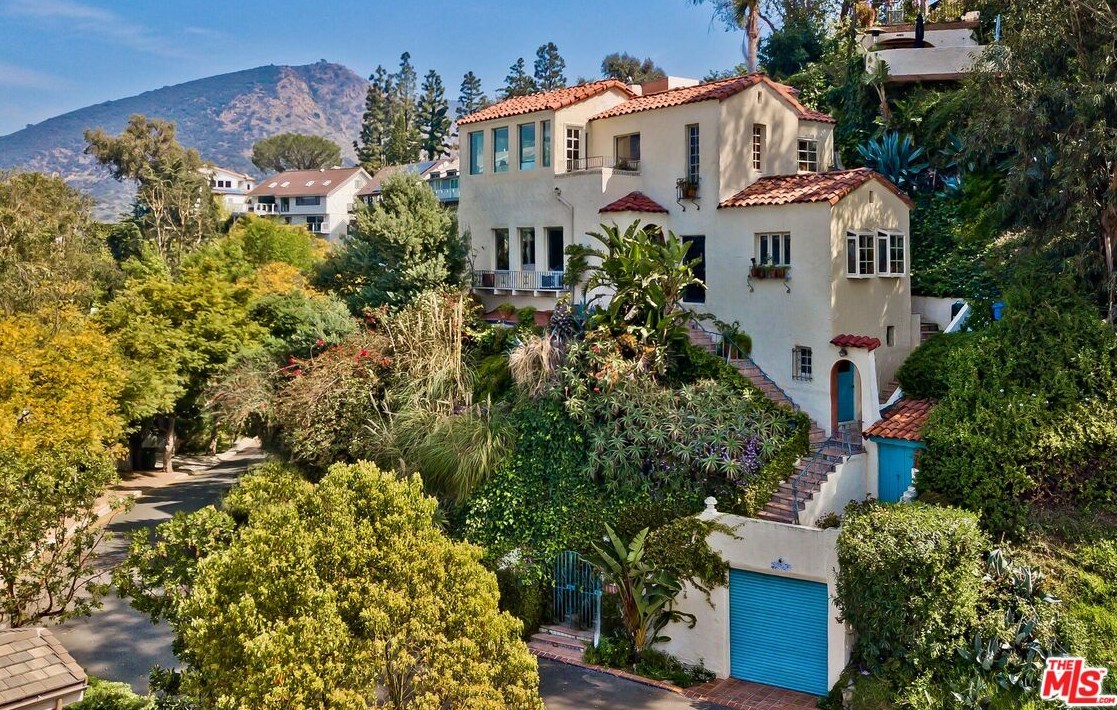 3346 Knoll Dr, Los Angeles CA  90068-1520 exterior
