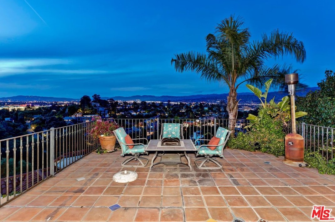 3346 Knoll Dr, Los Angeles CA  90068-1520 exterior