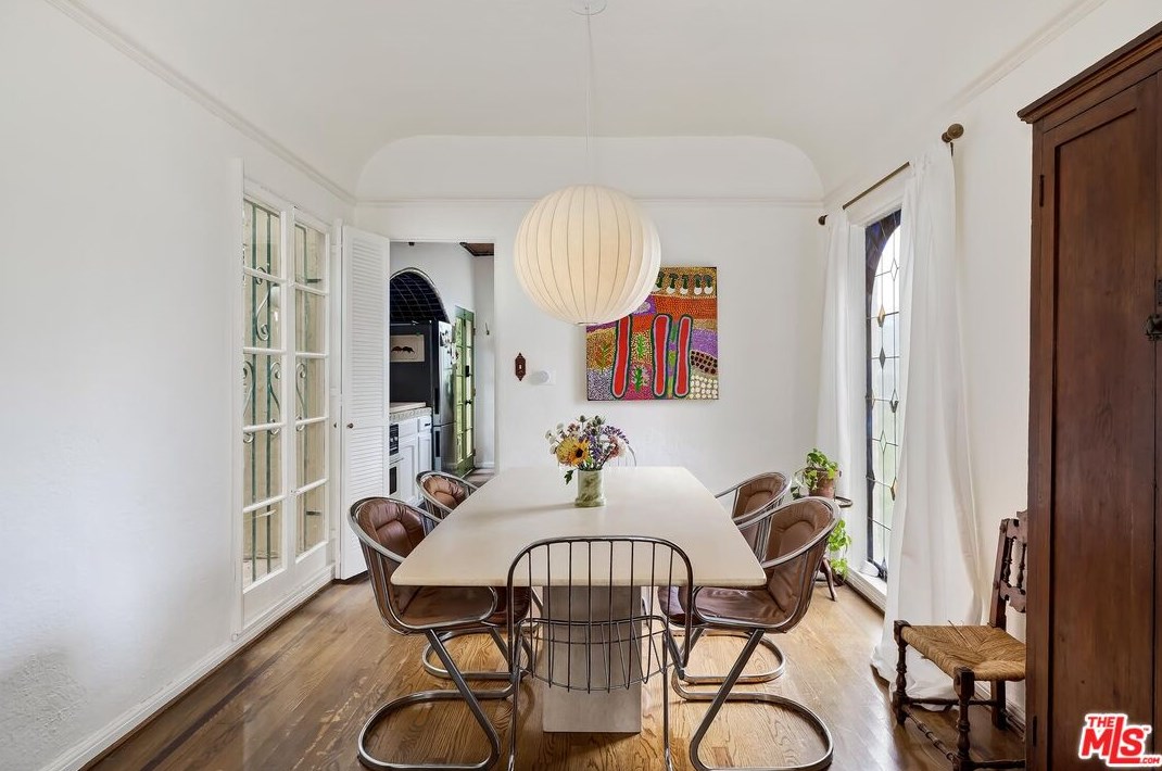 3346 Knoll Dr, Los Angeles CA  90068-1520 exterior