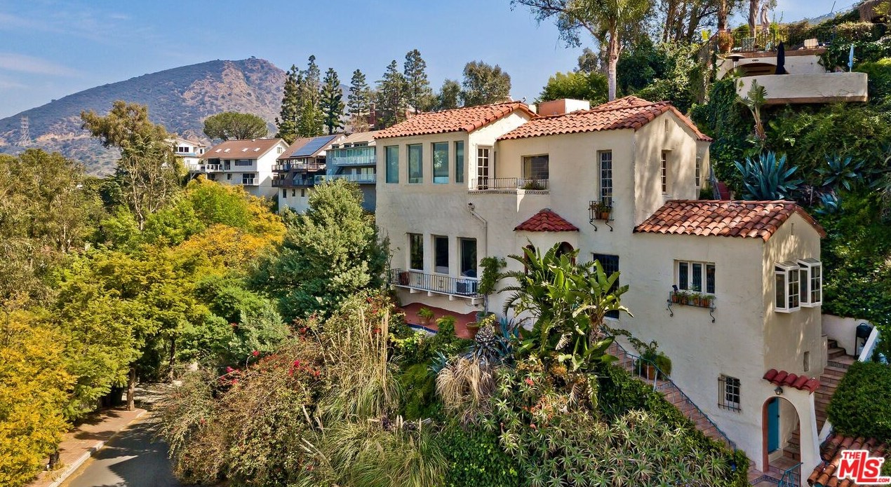 3346 Knoll Dr, Los Angeles CA  90068-1520 exterior