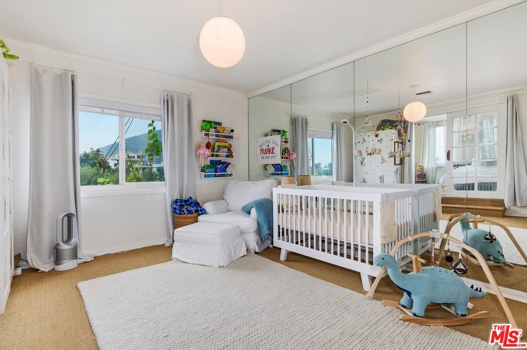 3346 Knoll Dr, Los Angeles CA  90068-1520 exterior