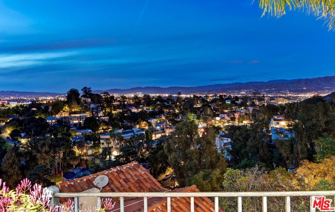 3346 Knoll Dr, Los Angeles CA  90068-1520 exterior
