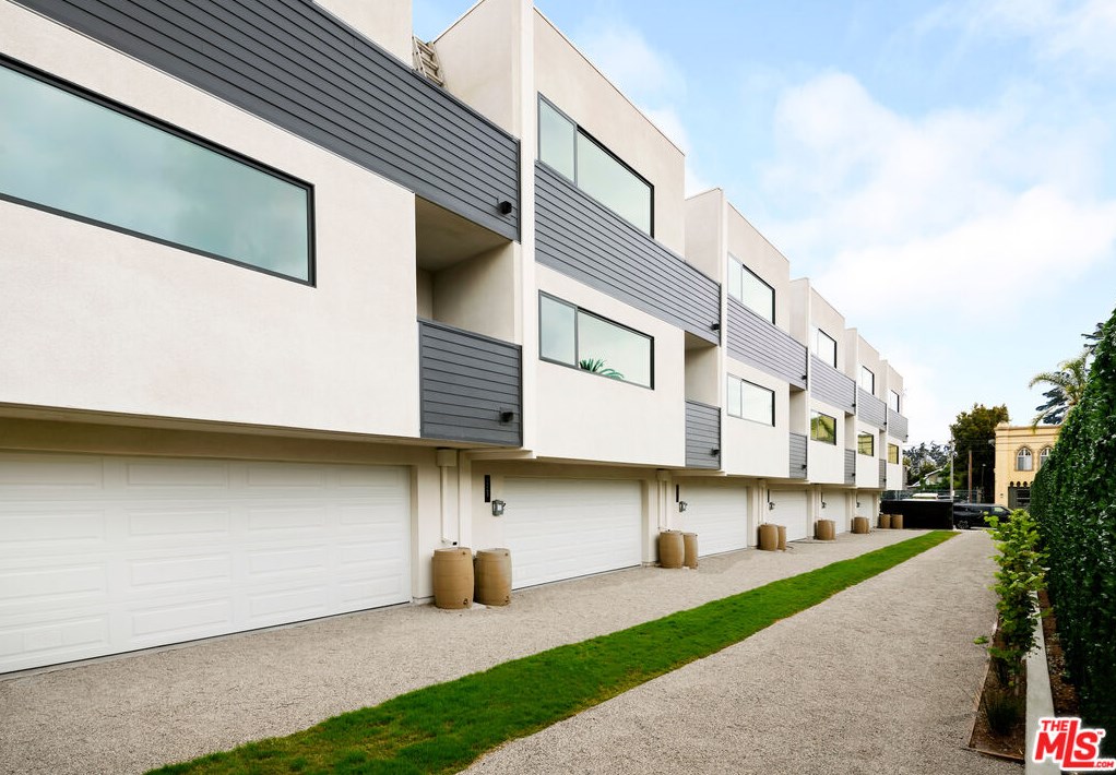 4323 Burns Ave, Los Angeles CA  90029-2804 exterior