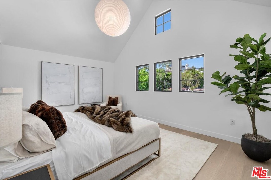3945 Beethoven St, Los Angeles CA  90066-4144 exterior