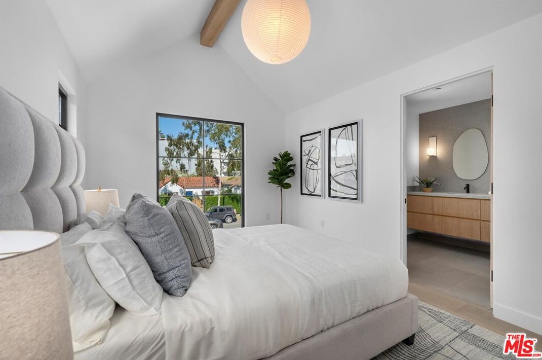 3945 Beethoven St, Los Angeles CA  90066-4144 exterior