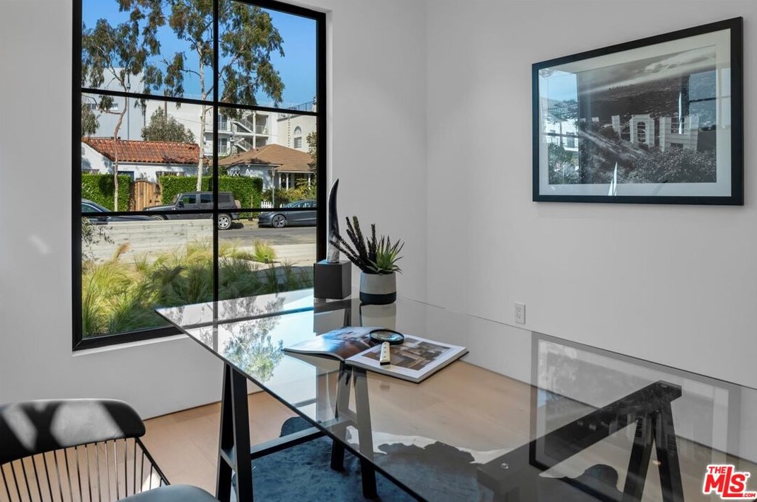 3945 Beethoven St, Los Angeles CA  90066-4144 exterior
