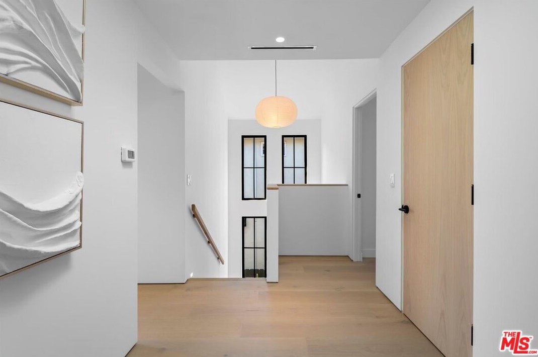 3945 Beethoven St, Los Angeles CA  90066-4144 exterior