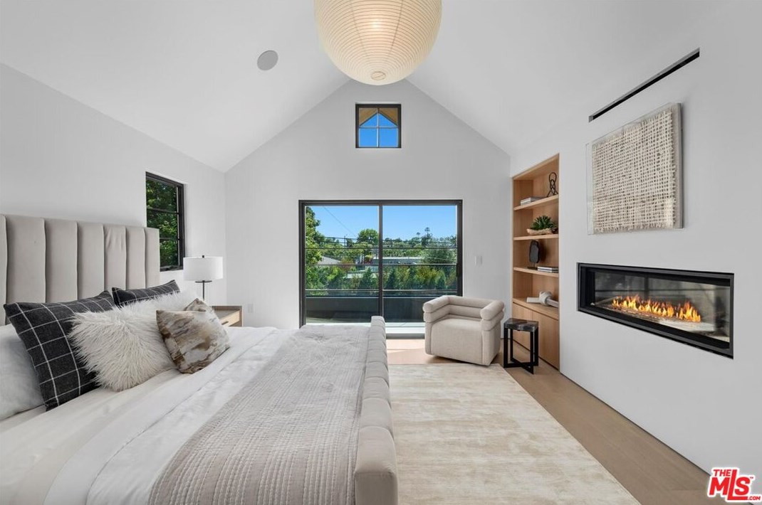 3945 Beethoven St, Los Angeles CA  90066-4144 exterior