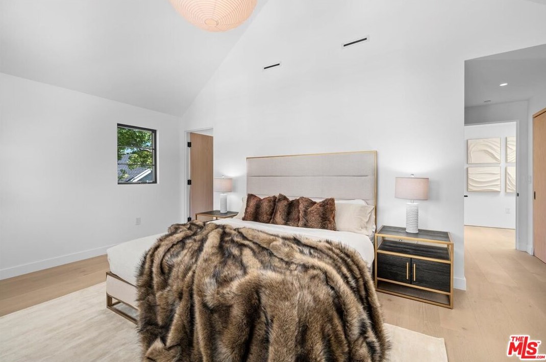 3945 Beethoven St, Los Angeles CA  90066-4144 exterior
