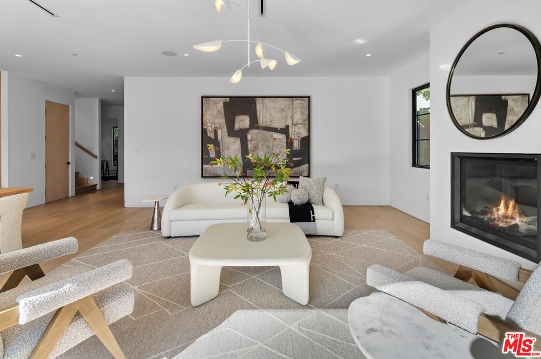 3945 Beethoven St, Los Angeles CA  90066-4144 exterior