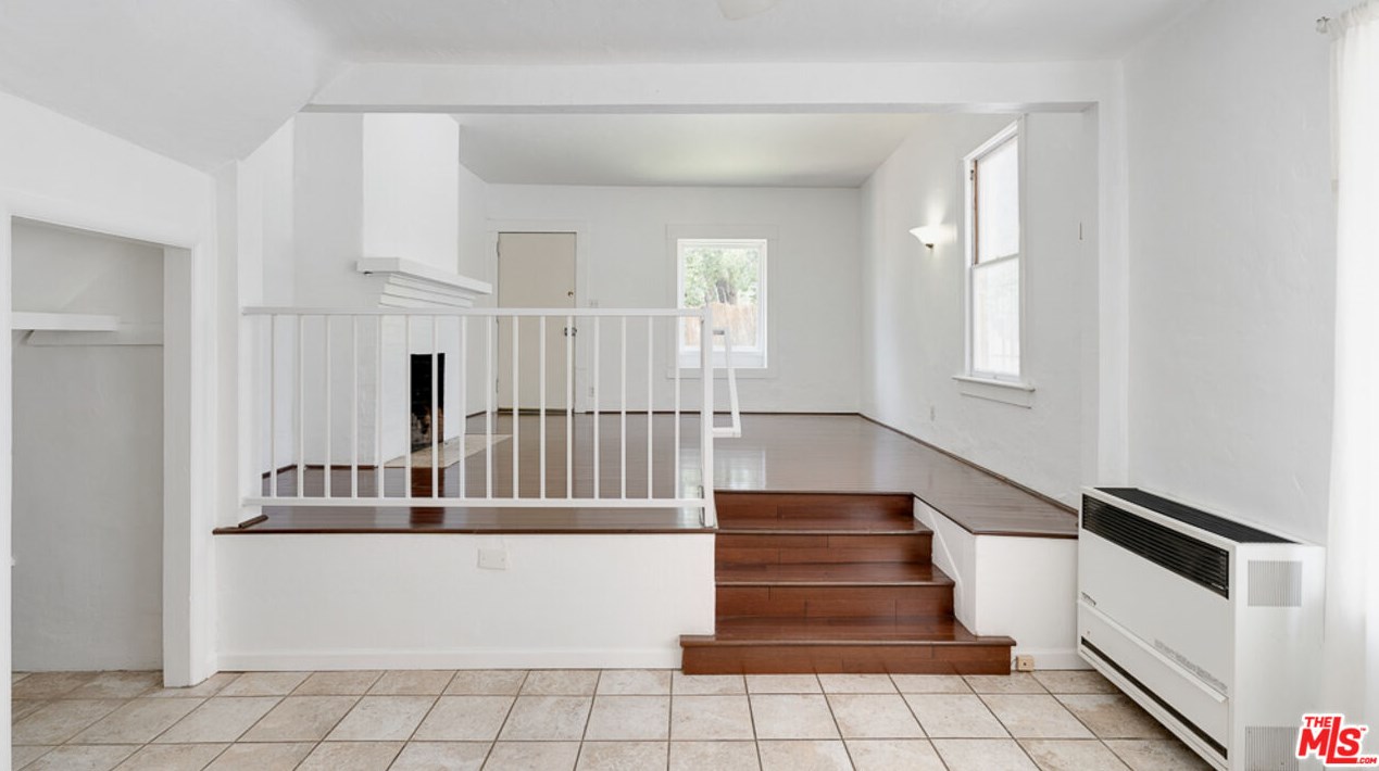 1660 Lemoyne St, Los Angeles CA  90026-2640 exterior