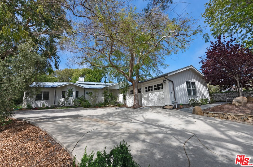 28859 Boniface Dr, Malibu, CA 90265-4205