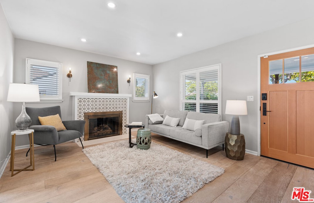 8353 Georgetown Ave, Los Angeles CA  90045-2612 exterior