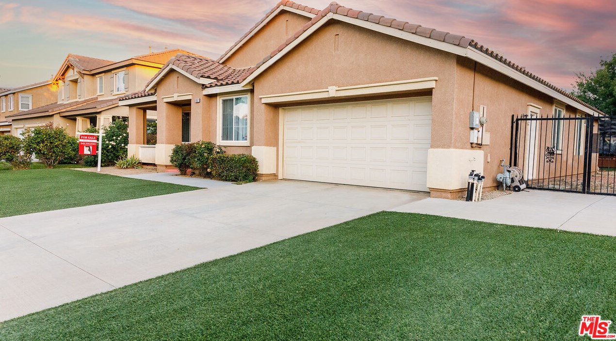 1852 Sunshine Pkwy, Palmdale, CA 93551-5104