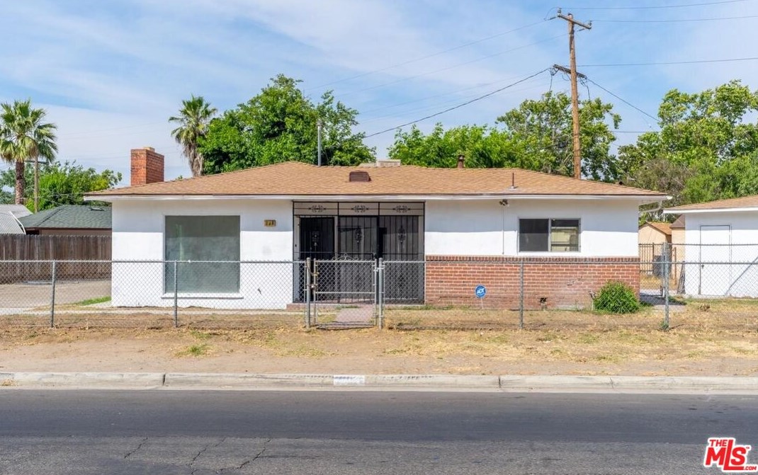 708 N Weber Ave, Fresno, CA 93728
