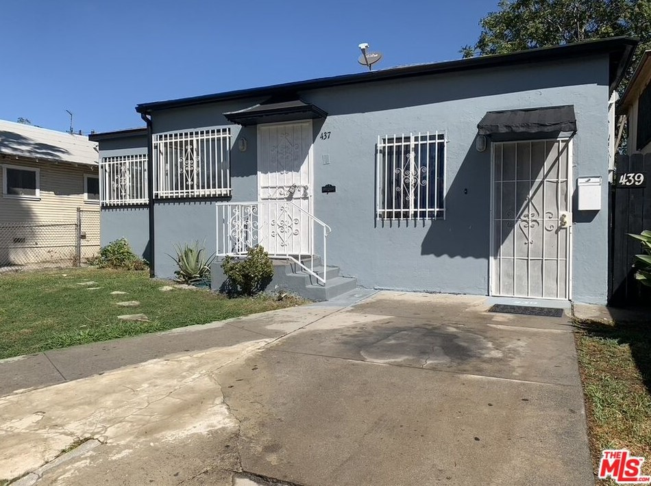 439 84th Pl, Los Angeles, CA 90003-3105