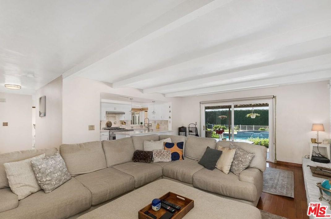 144 Blue Mountain Way, Claremont CA  91711-2824 exterior