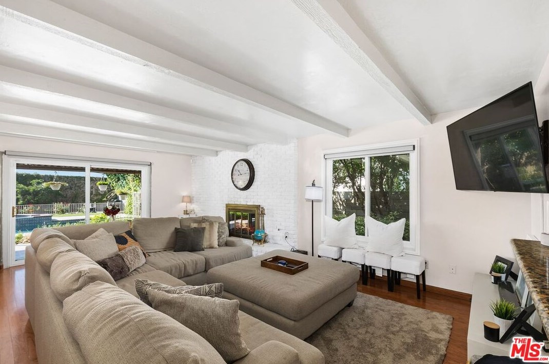 144 Blue Mountain Way, Claremont CA  91711-2824 exterior