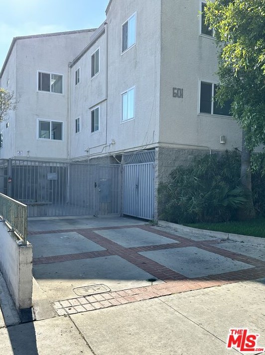 601 S Grevillea Ave #1, Inglewood, CA 90301