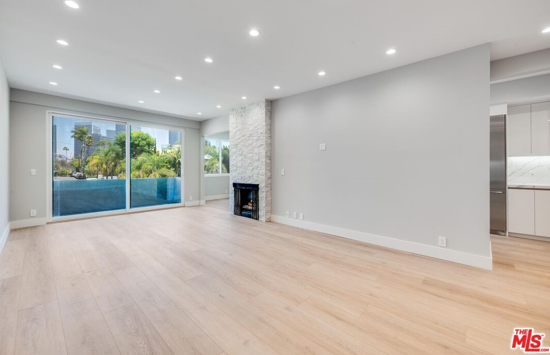 1557 Beverly Glen Blvd, Los Angeles, CA 90077-3129