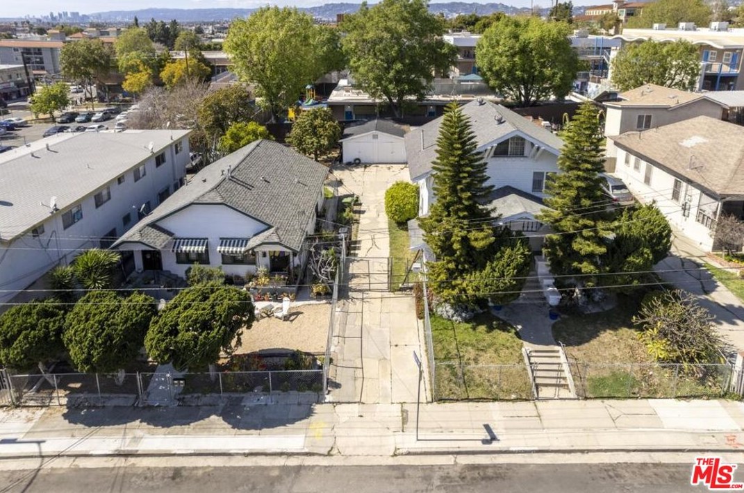 425 Lake St, Los Angeles, CA 90026-4903