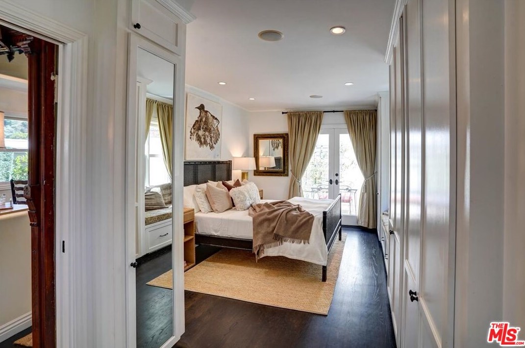 2070 Stanley Hills Dr, Los Angeles CA  90046-7752 exterior