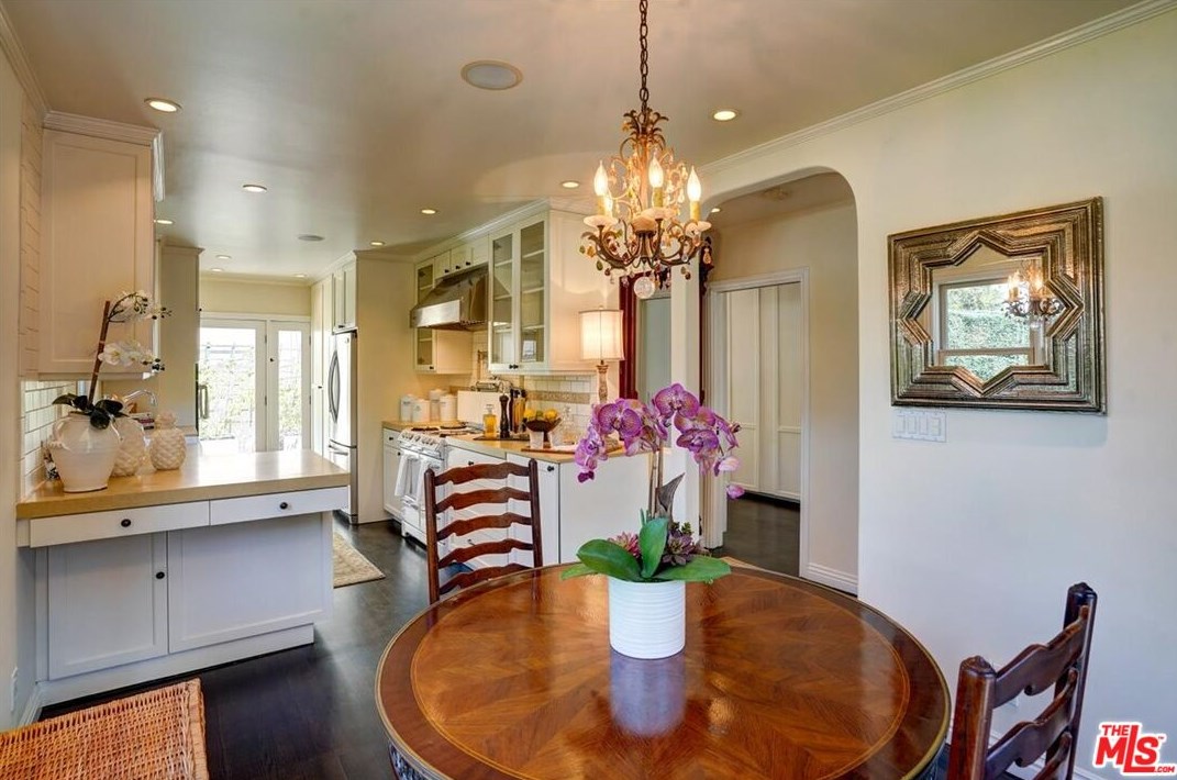 2070 Stanley Hills Dr, Los Angeles CA  90046-7752 exterior