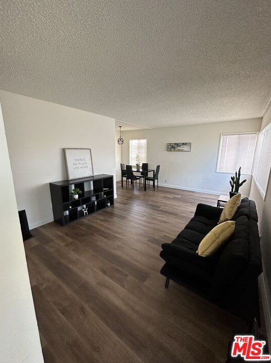 1421 122nd St, Los Angeles, CA 90047-5310