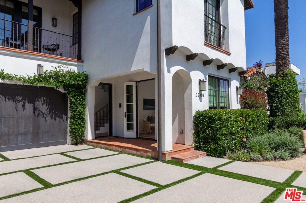2306 Pelham Ave, Los Angeles, CA 90064-2212