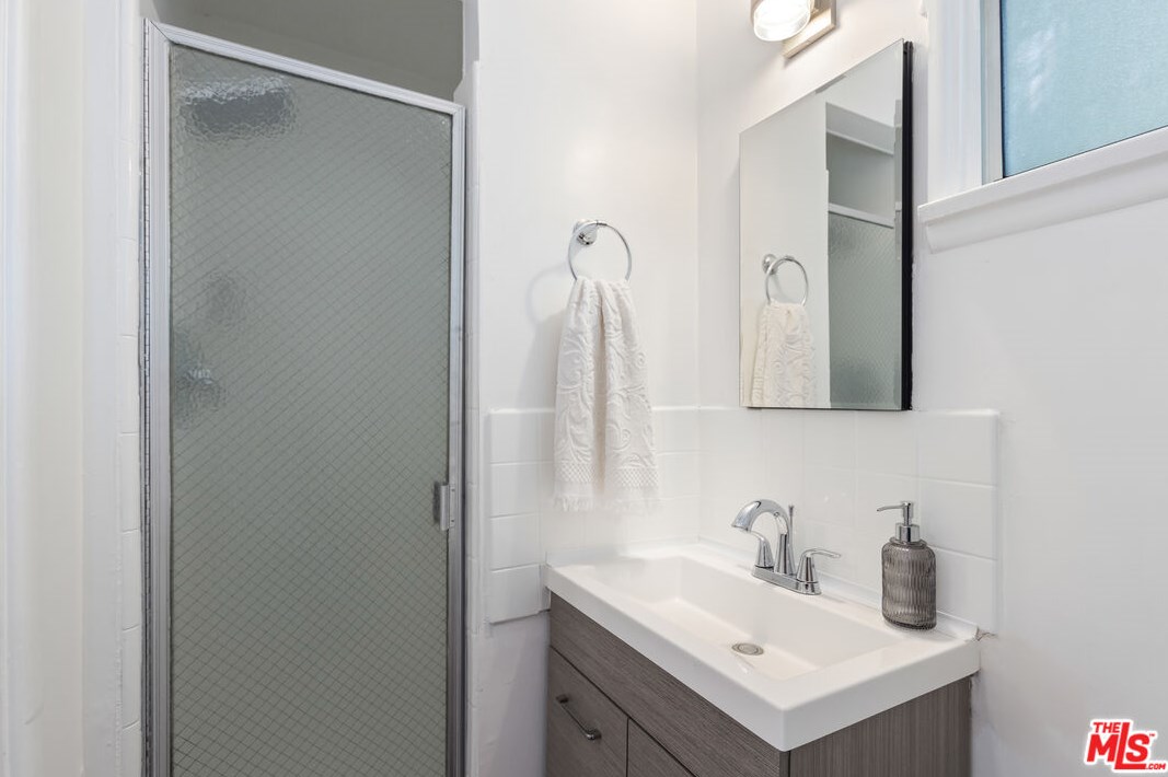 11600 Canton Pl, North Hollywood CA  91604-4163 exterior