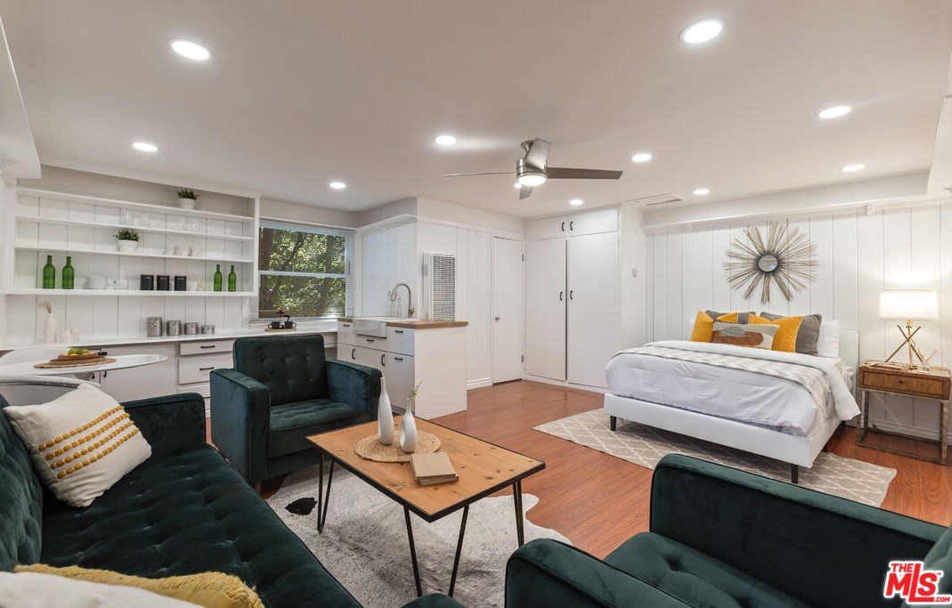 11600 Canton Pl, North Hollywood CA  91604-4163 exterior