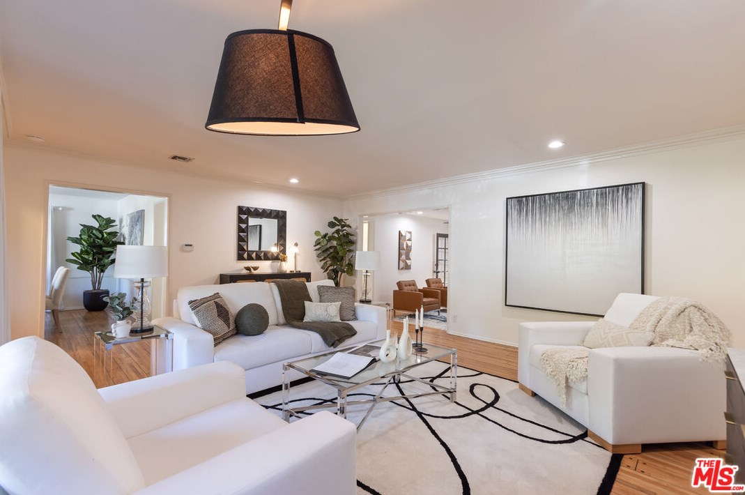 11600 Canton Pl, North Hollywood CA  91604-4163 exterior